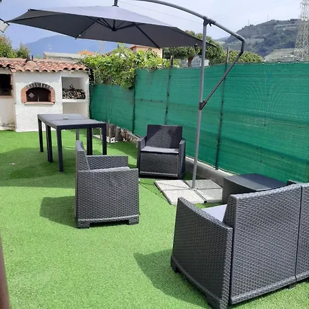 Casa Sveva, A Pochi Passi Dalle Spiagge E Dal Centro Di Arma Di Taggia. Nyaraló