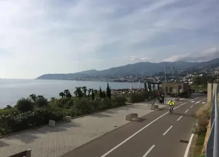Casa Sveva, A Pochi Passi Dalle Spiagge E Dal Centro Di Arma Di Taggia. *
