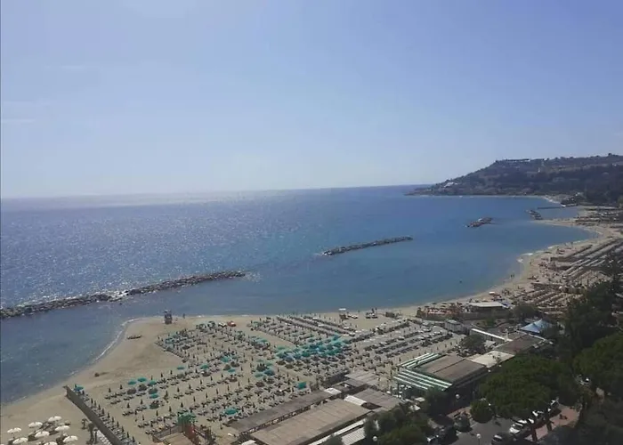 Nyaraló Casa Sveva, A Pochi Passi Dalle Spiagge E Dal Centro Di Arma Di Taggia.